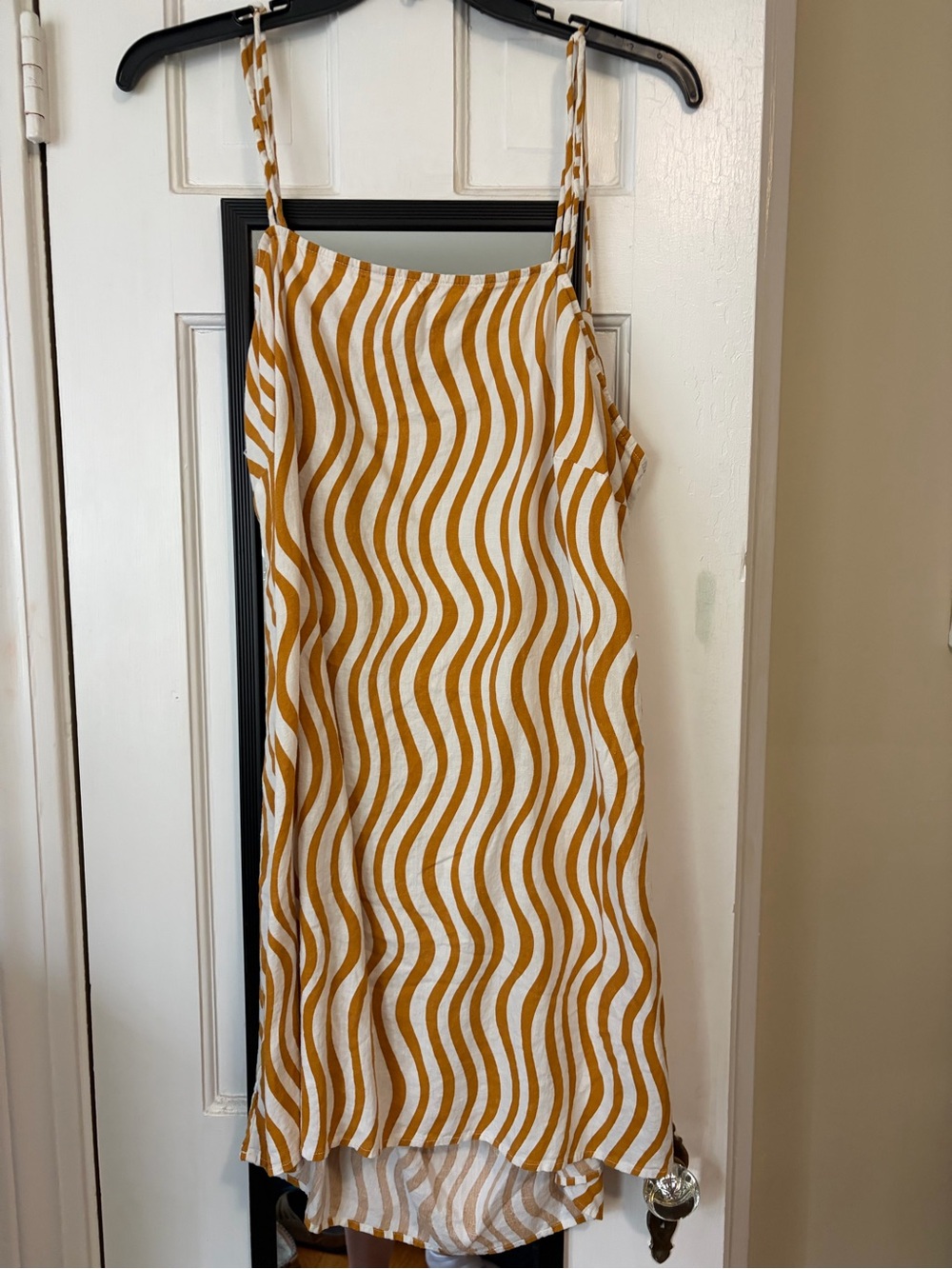 Wavy Stripe Spaghetti-Strap open back Mini Dress in Mustard and White